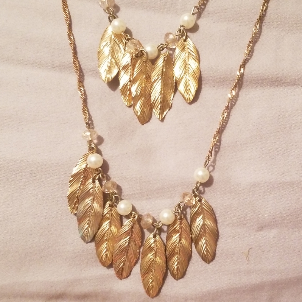 Multi-strand gold feather necklace with pearls - Picture 2 of 2